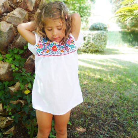 Amazing Mexican Girls Embroidery Top